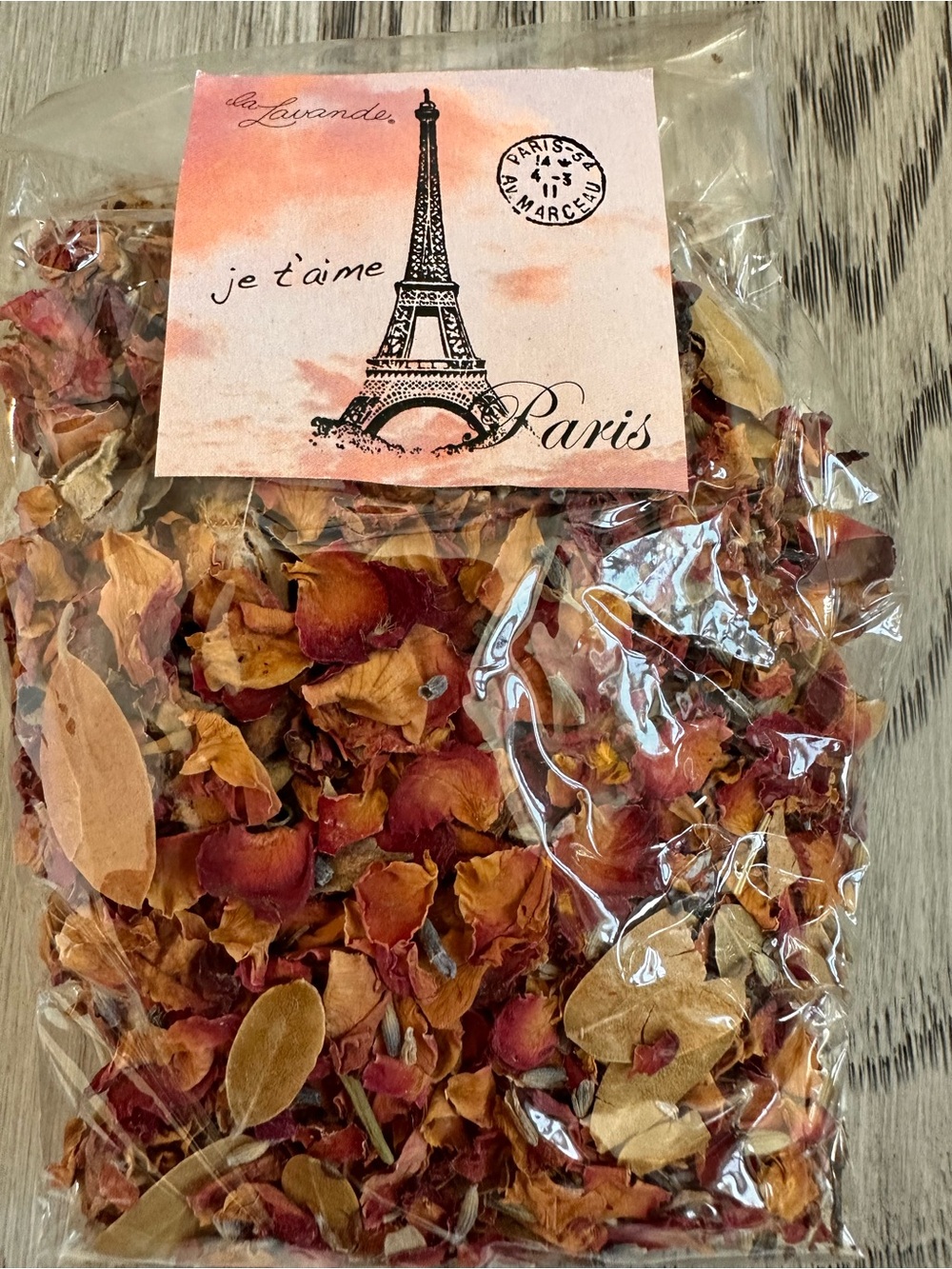Dried roses 🌹 made in France 🇫🇷 Set of two packages.
